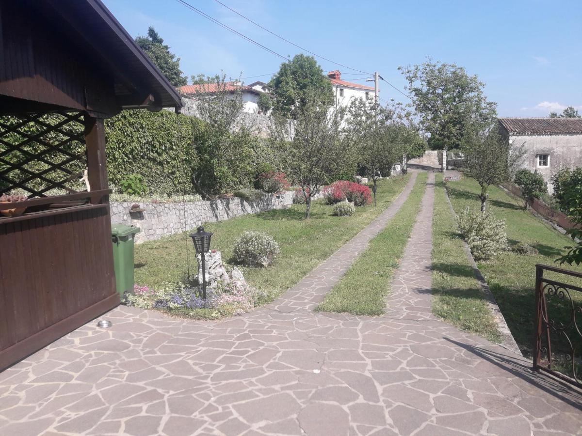 Apartma Oddih Dutovlje Dış mekan fotoğraf